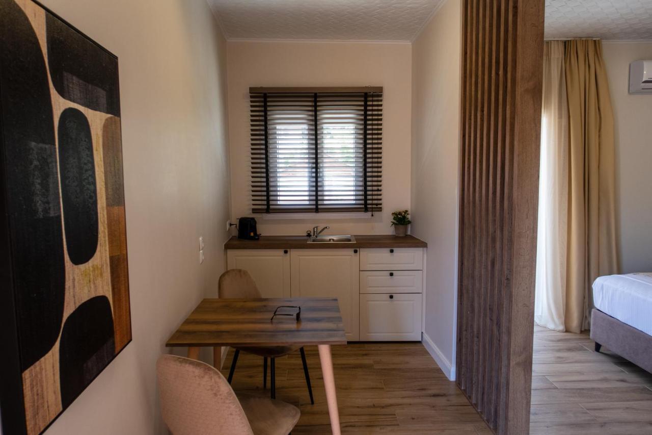 Cristina Apartments ガイオス エクステリア 写真