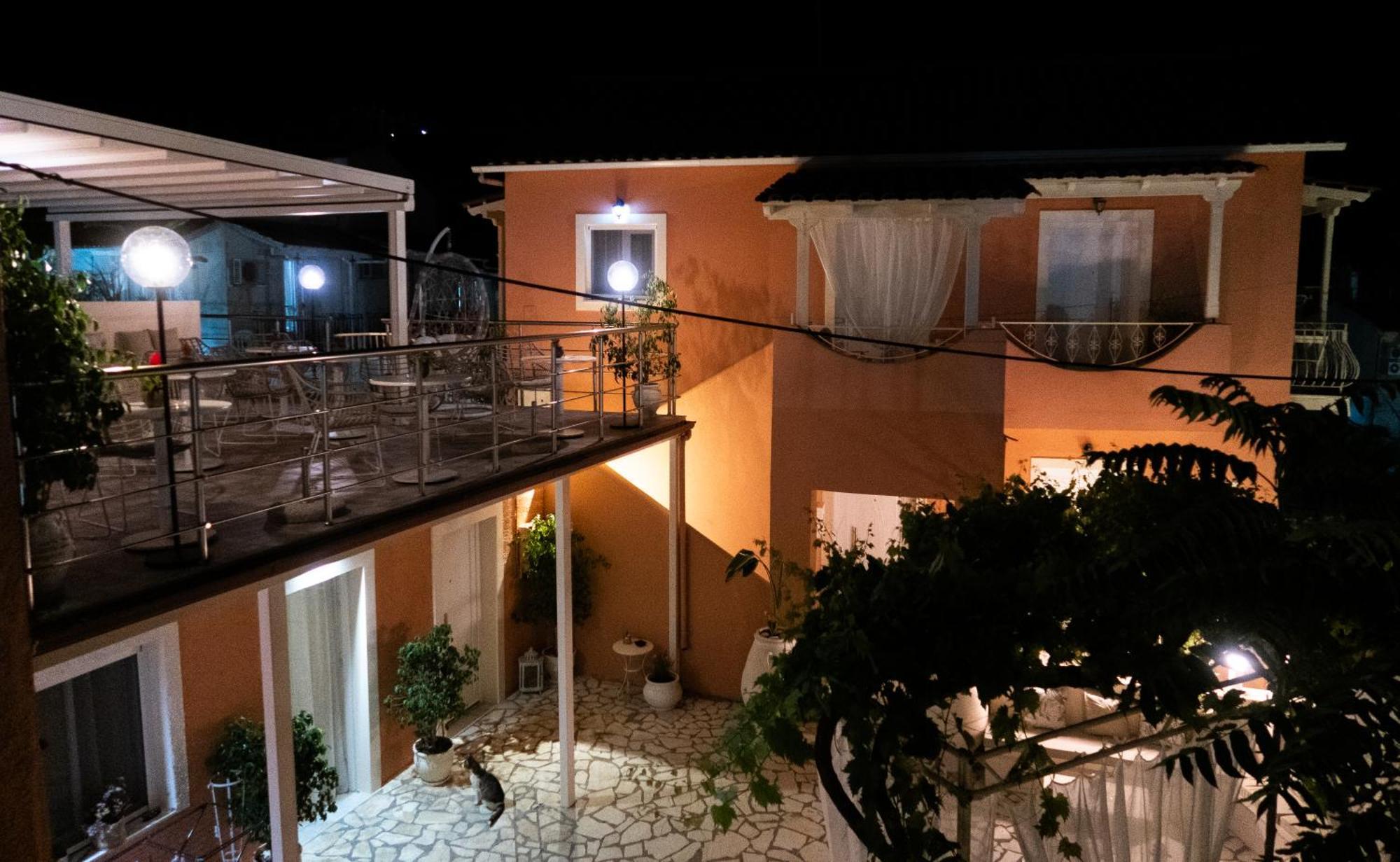 Cristina Apartments ガイオス エクステリア 写真