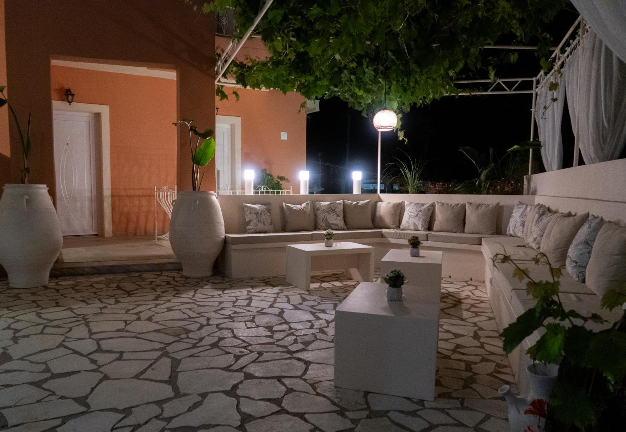 Cristina Apartments ガイオス エクステリア 写真